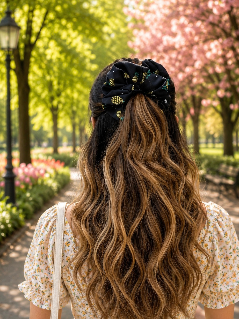 ONYX COTTON SCRUNCHIE