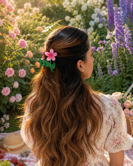 ROSY PETAL HAIR CLAW