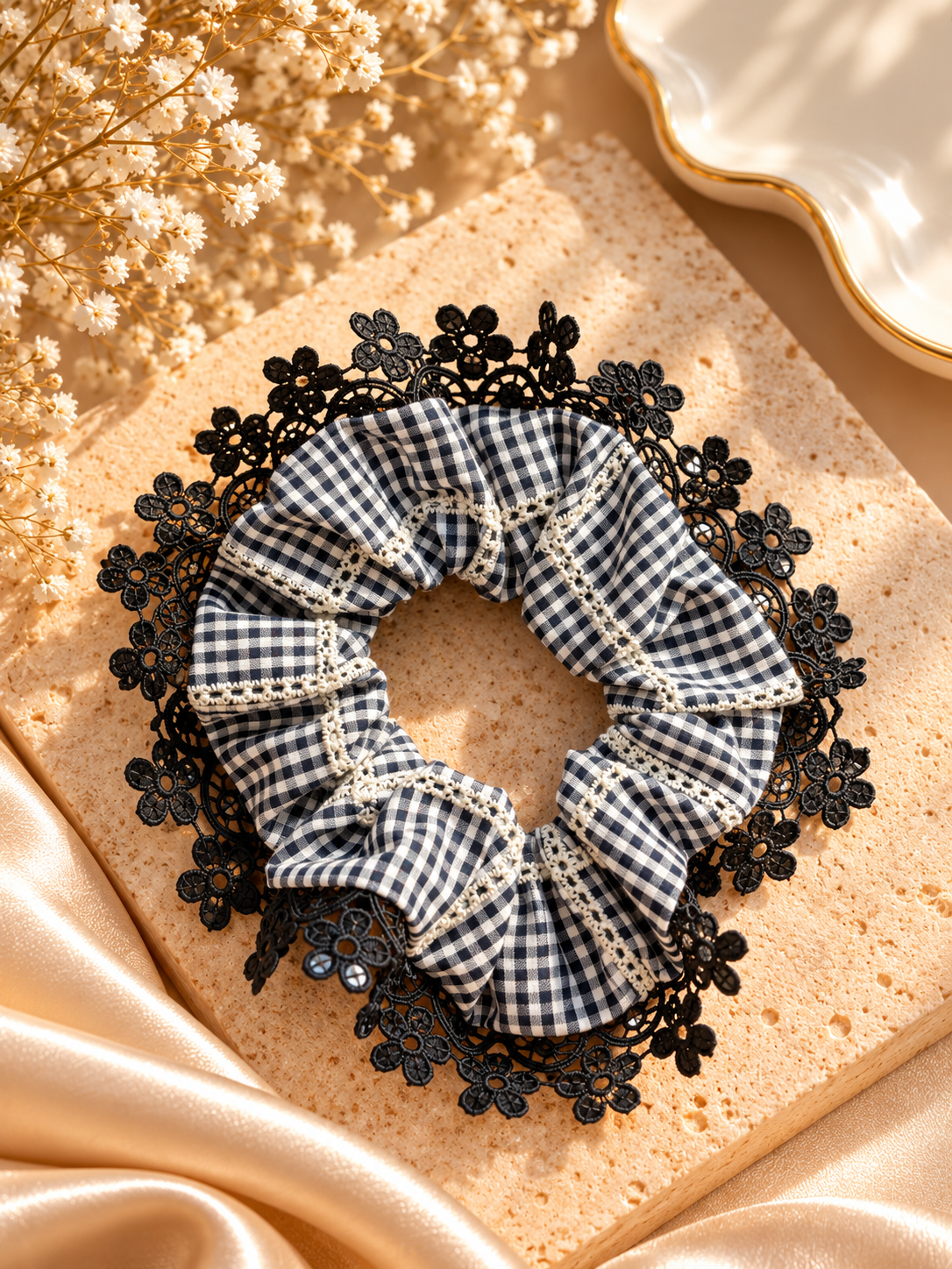 SHADOW MUSE GIANT SCRUNCHIE
