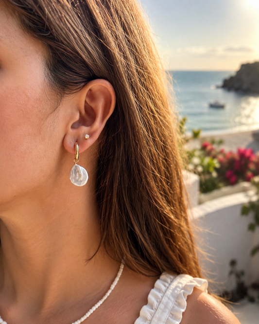 LOOP WHITE STONE EARRINGS