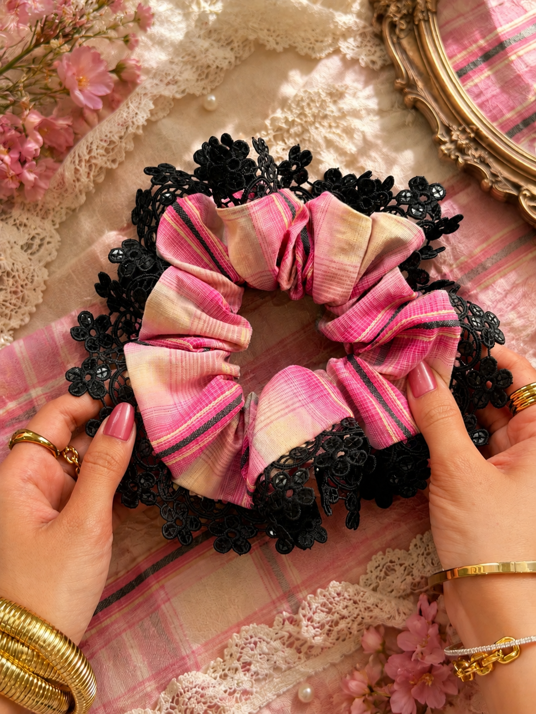 SCARLET BLOOM GIANT SCRUNCHIE