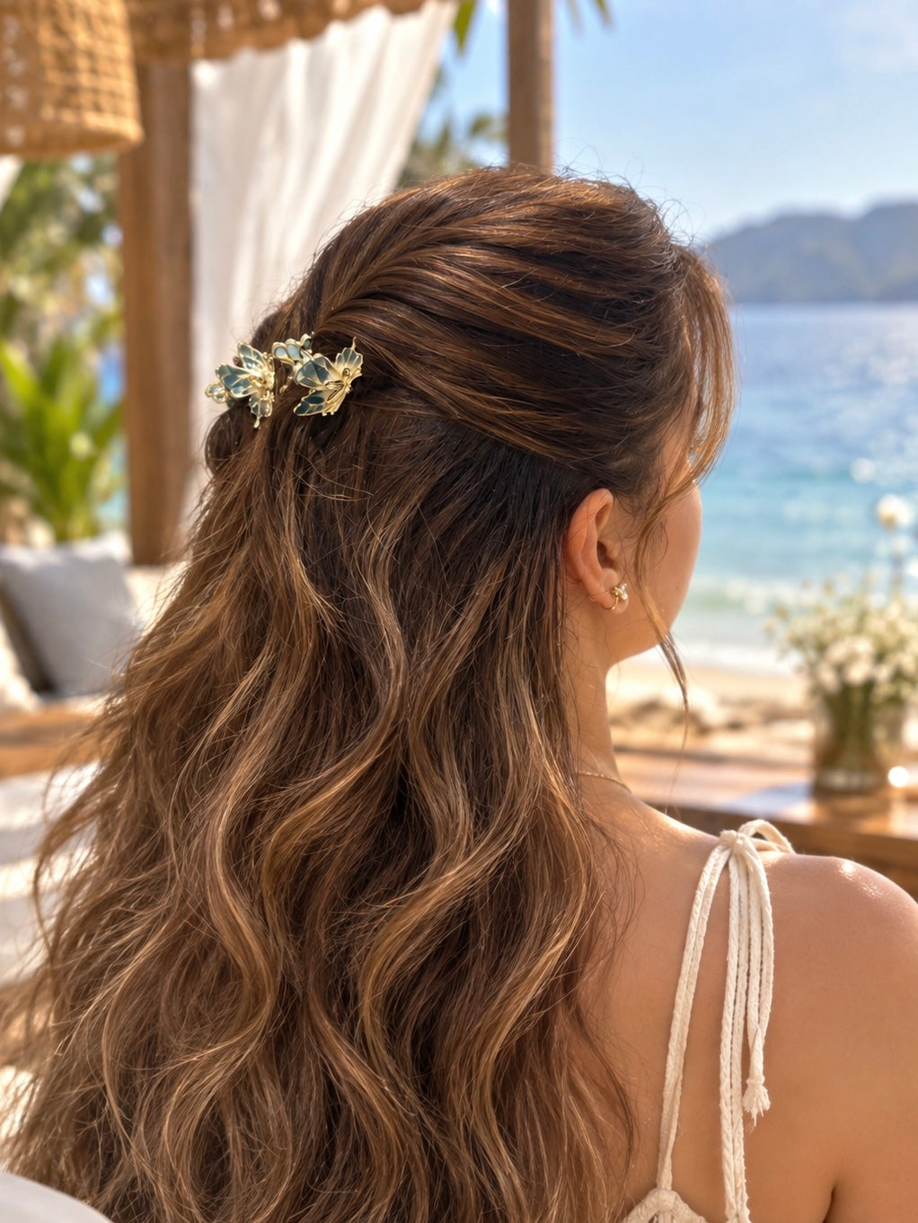 SAPPHIRE SKY MINI HAIR CLAW