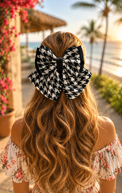 BLACK STAR PIGTAIL BOW
