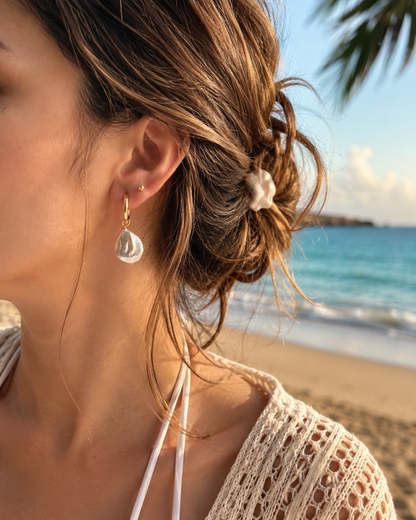 LOOP WHITE STONE EARRINGS