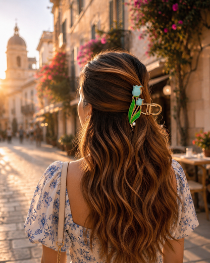 POWDER BLUE BLOOM HAIR CLAW