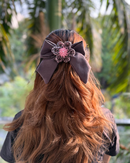 CARAMEL DRIP CROCHET BOW