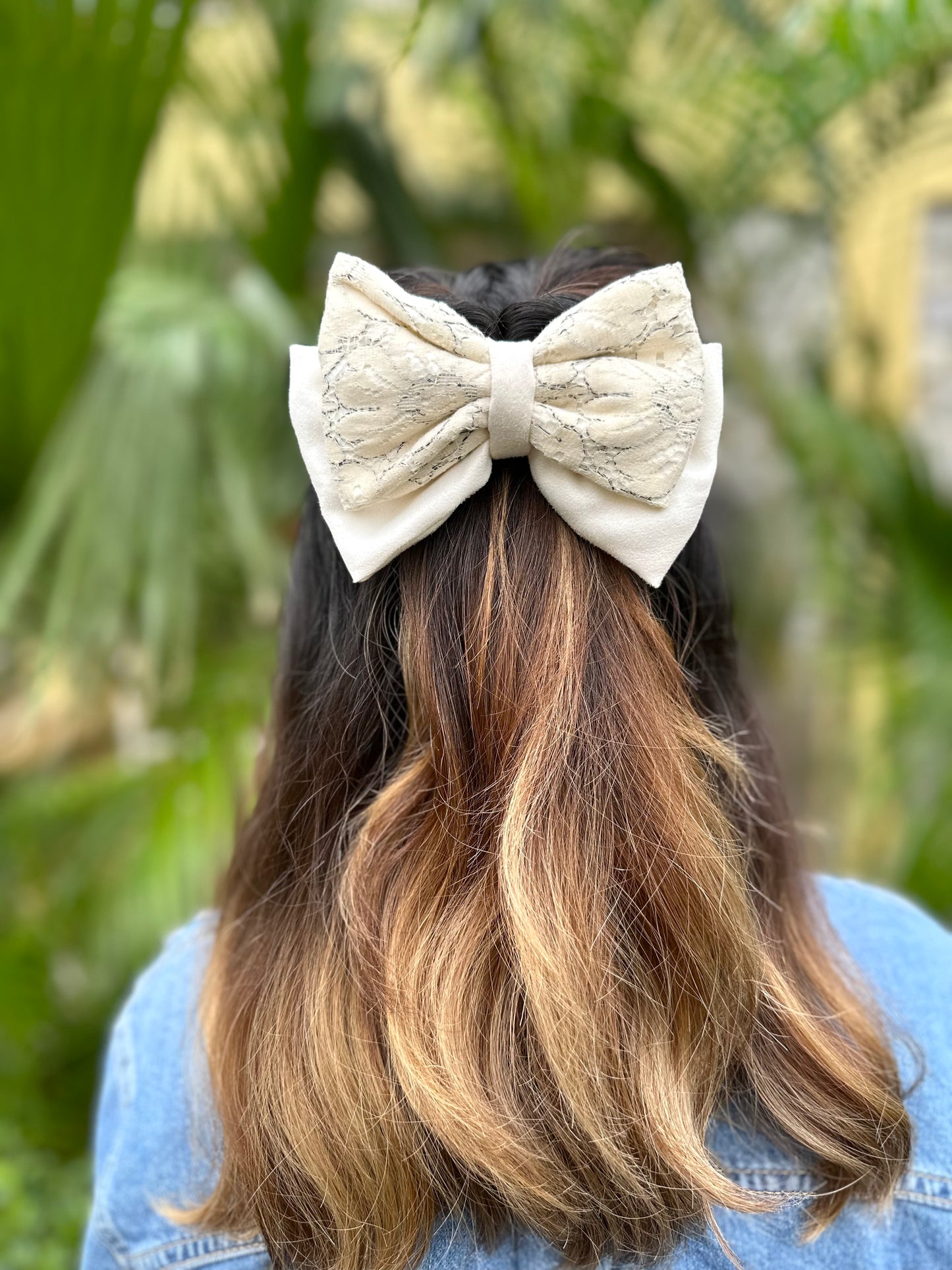 SNOWY CLASSIC BOW