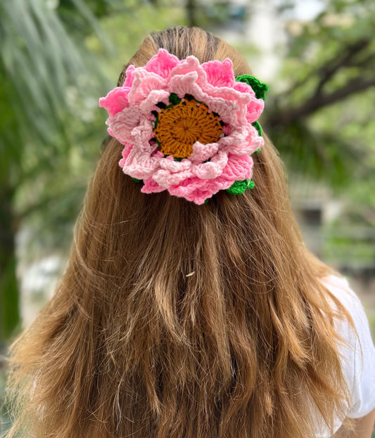ZINNIA CROCHET BOW