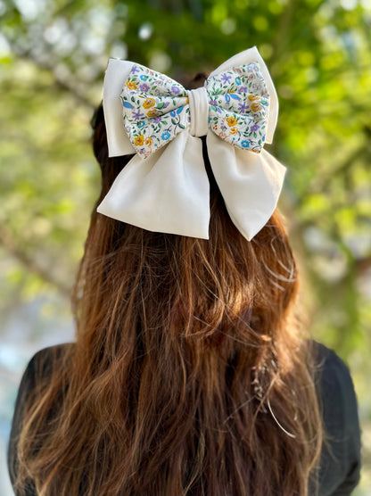 HIBISCUS PIGTAIL BOW