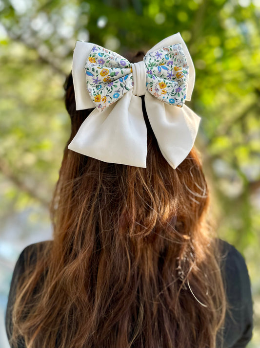 HIBISCUS PIGTAIL BOW