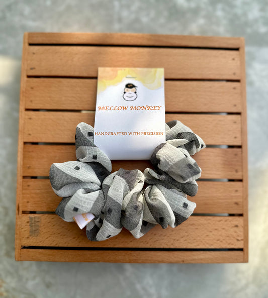 DUSTY SCRUNCHIE
