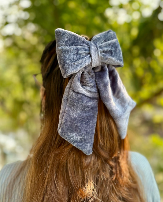 ICY PIGTAIL BOW