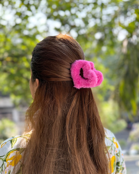 PINK HEART HAIR CLAW