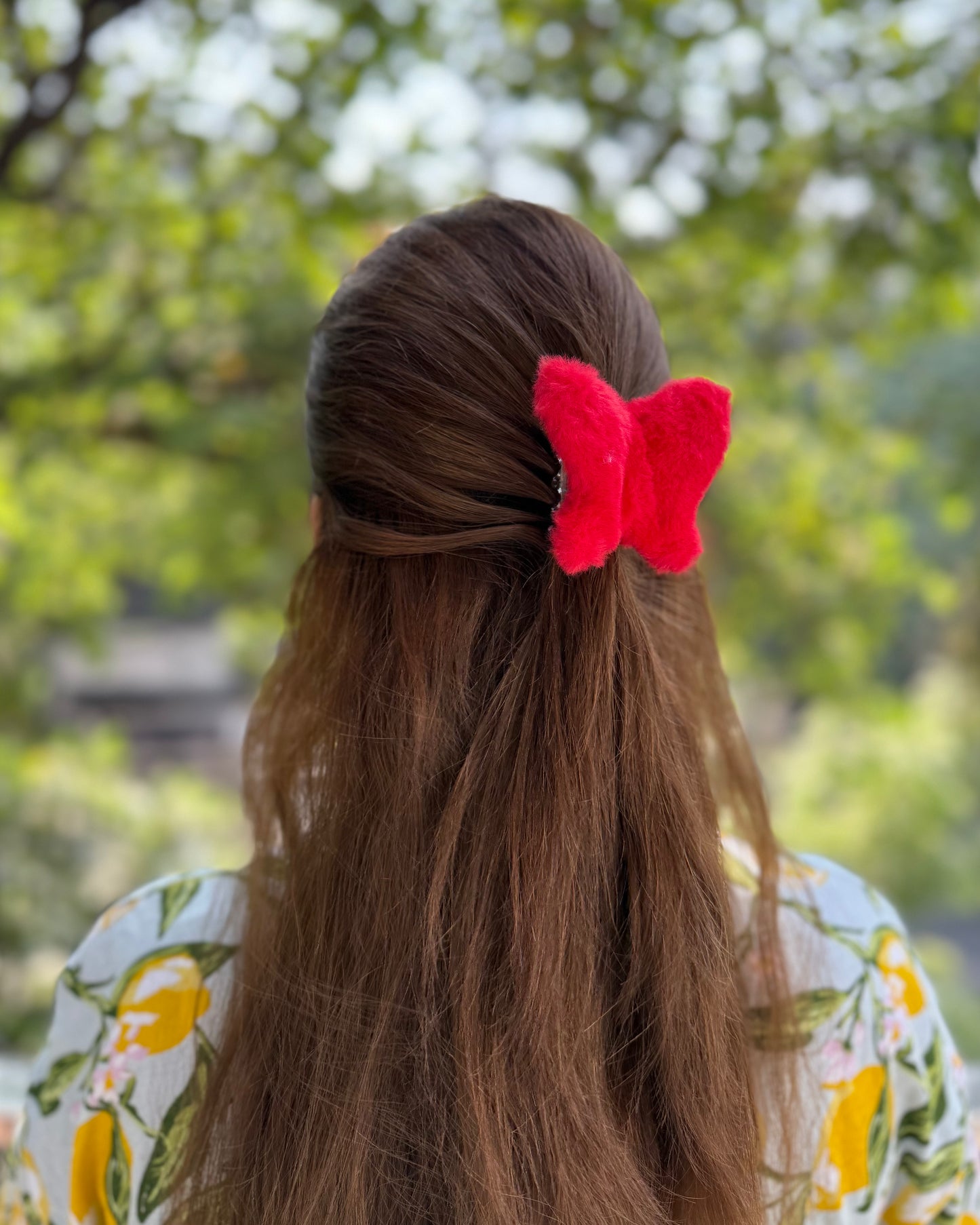 CHERRY RED HAIR CLAW