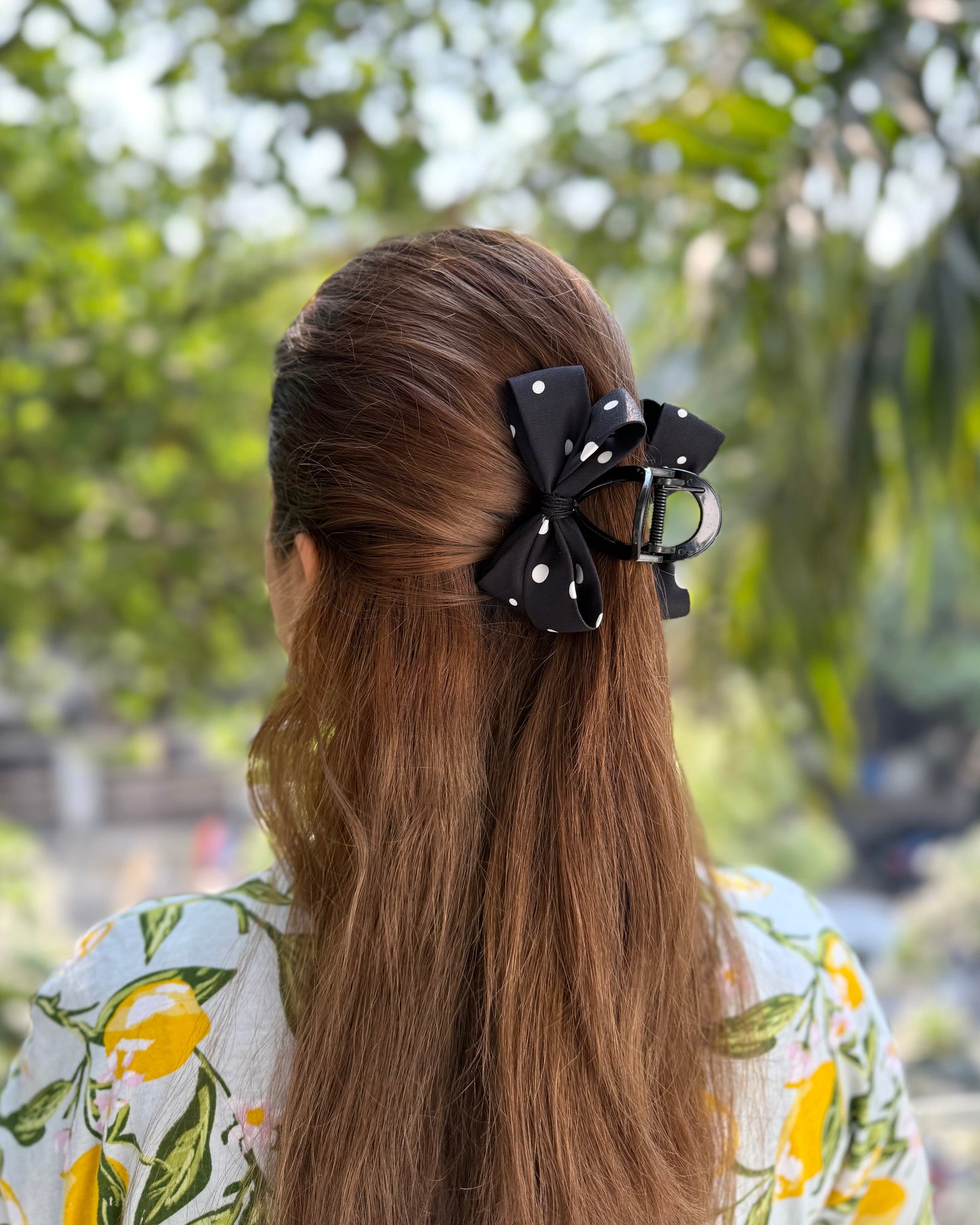 BLACK DOTTED HAIR CLAW