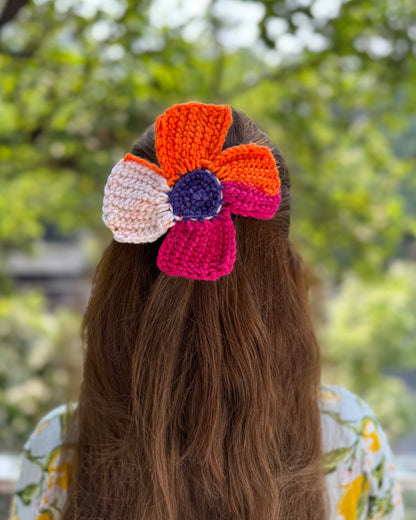 DAYLILY CROCHET BOW