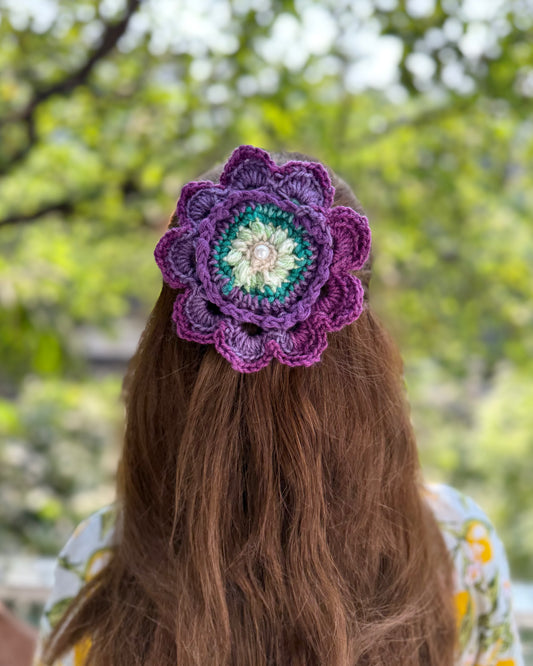 ASTER CROCHET BOW