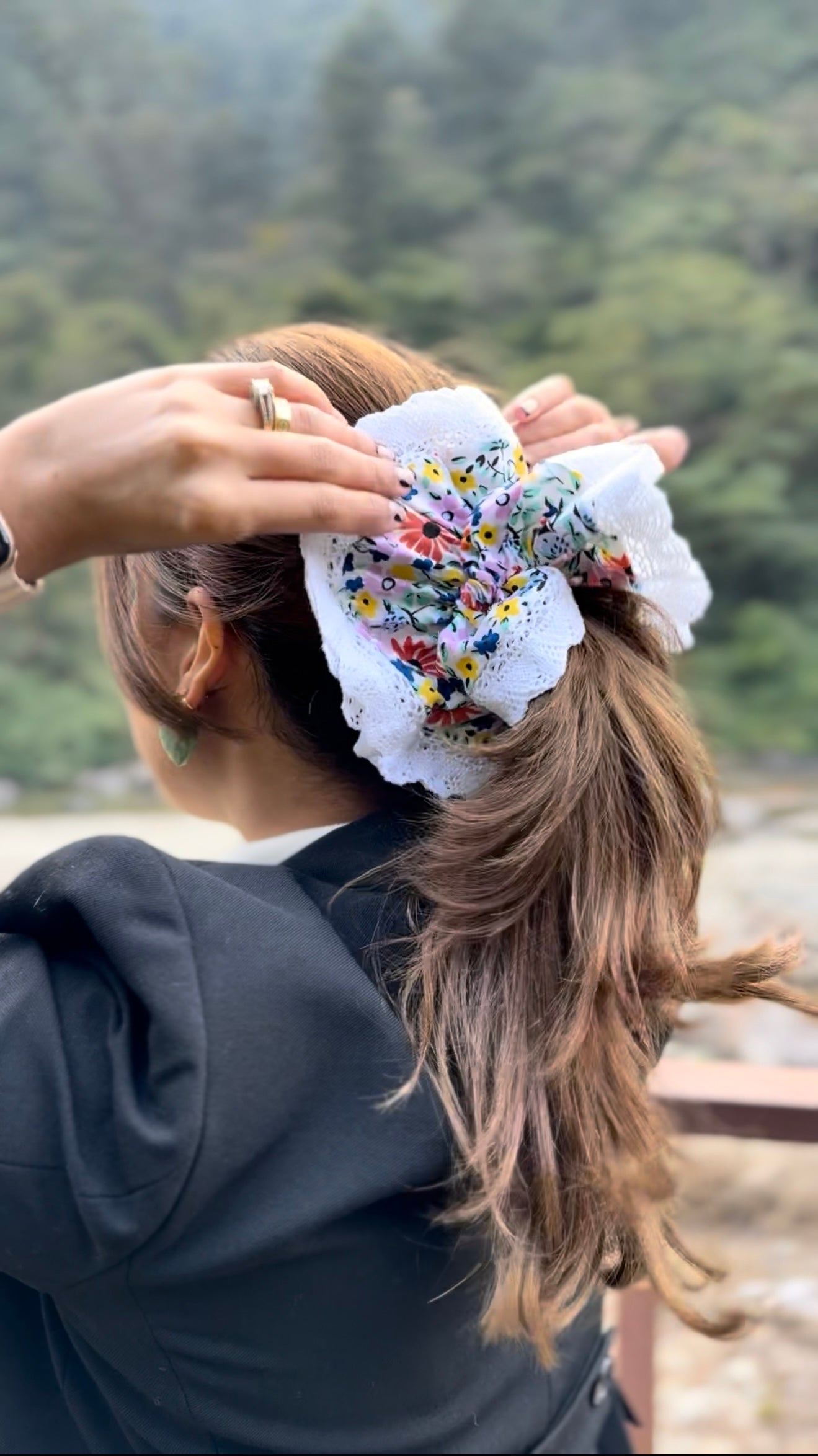 BELLFLOWER GIANT SCRUNCHIE