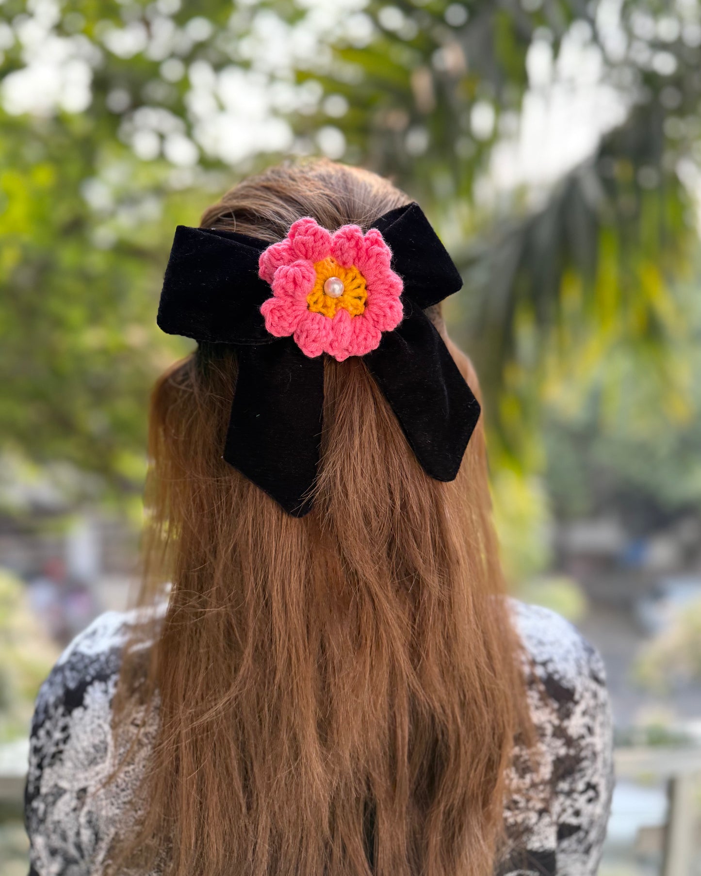 COSMOS CROCHET BOW