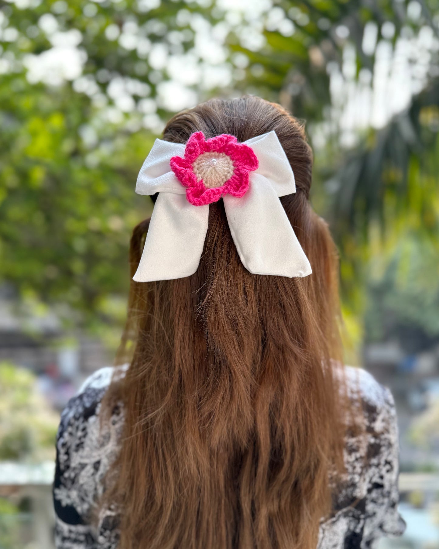 CARNATION CROCHET BOW
