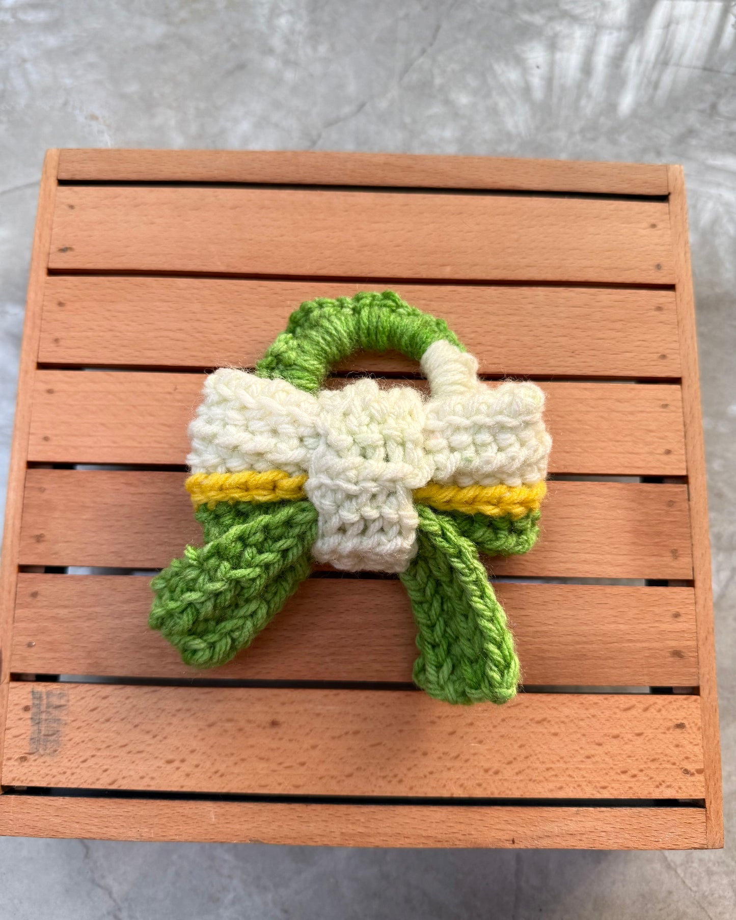 SWEET PEA CROCHET SCRUNCHIE