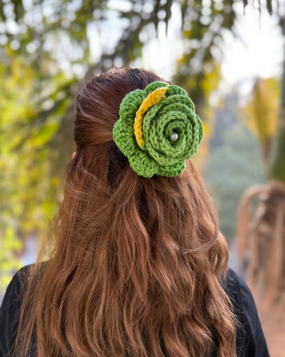GREEN ROSE CROCHET BOW