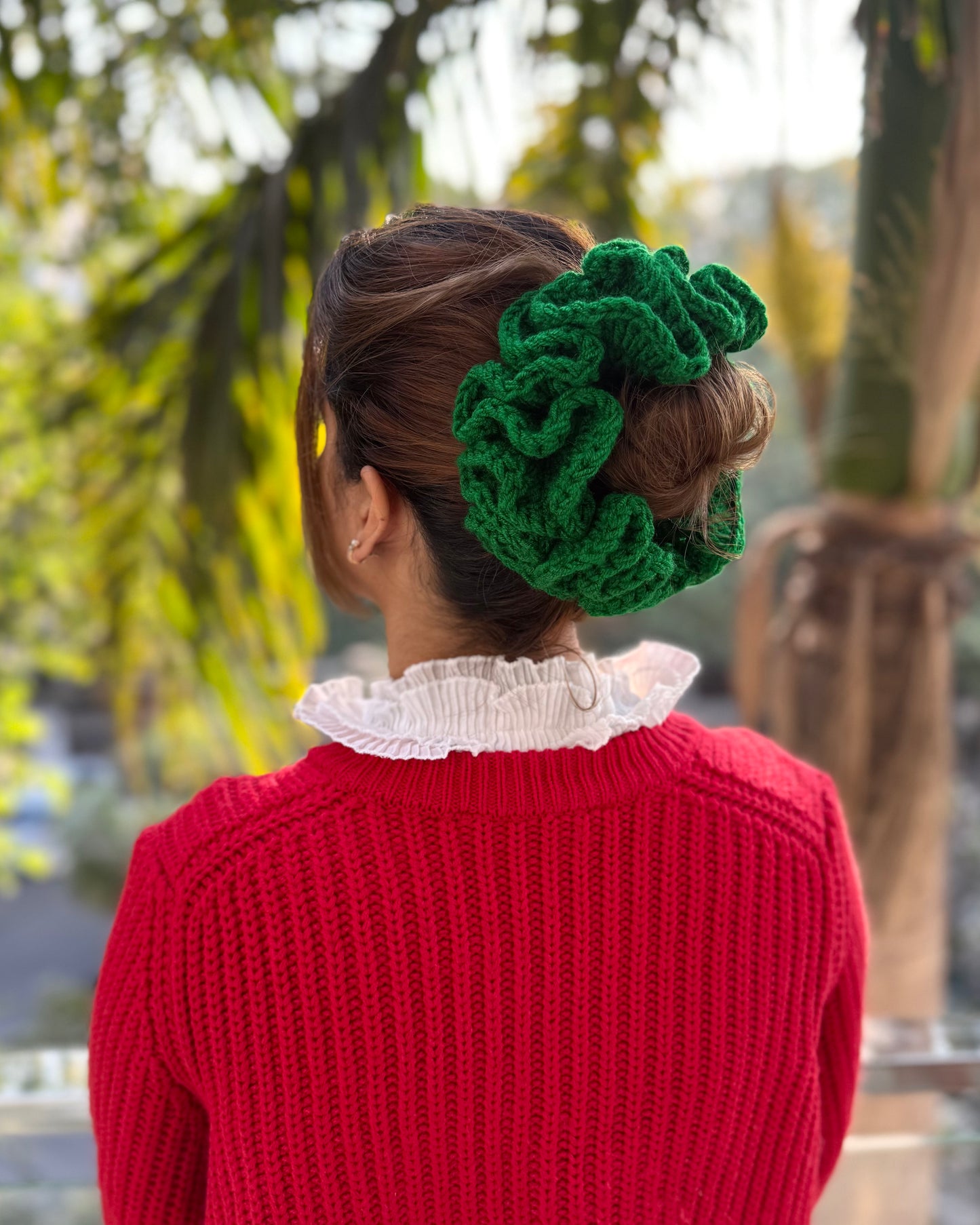 HELLEBORE CROCHET SCRUNCHIE
