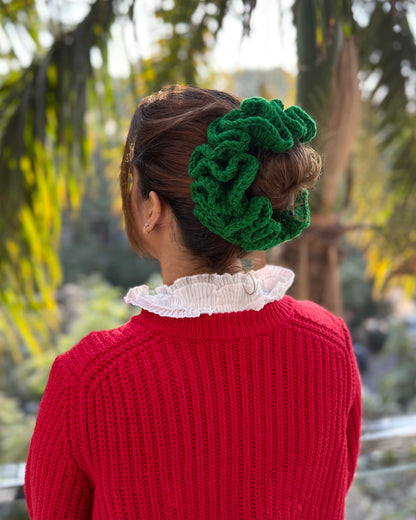 HELLEBORE CROCHET SCRUNCHIE