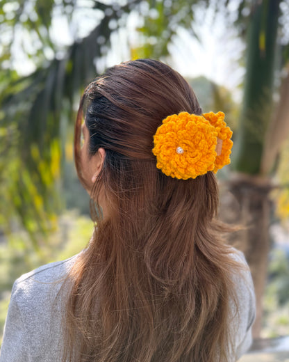 GENDA PHOOL HAIR CLAW