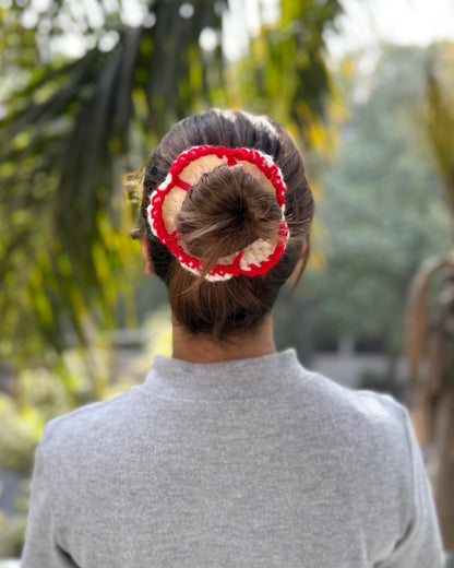 TUBEROSE CROCHET SCRUNCHIE
