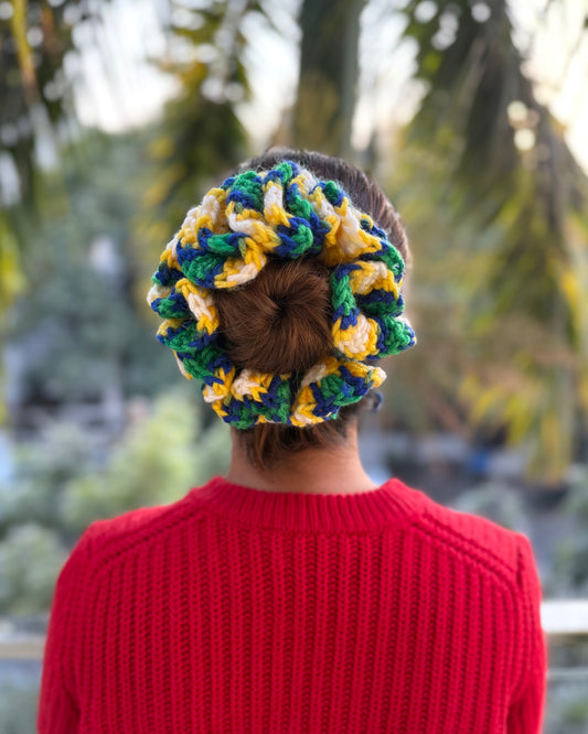 CONEFLOWER CROCHET SCRUNCHIE