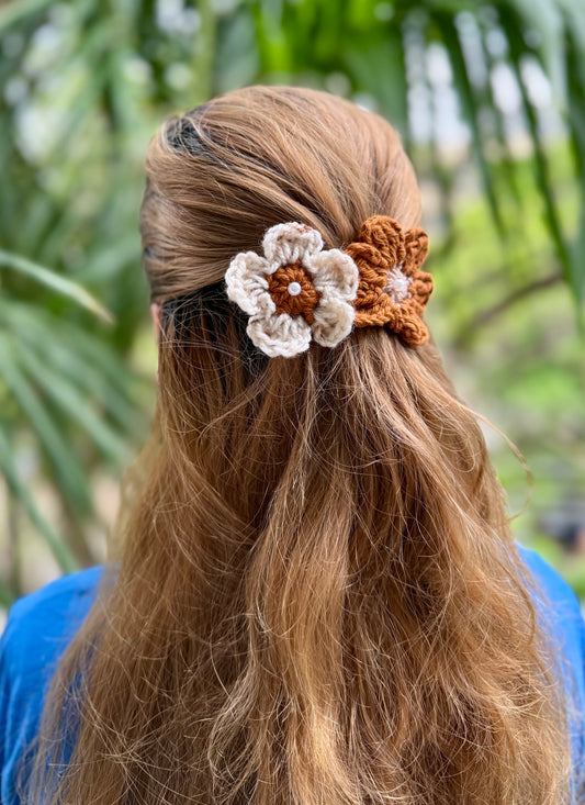 VANILLA CROCHET BOW