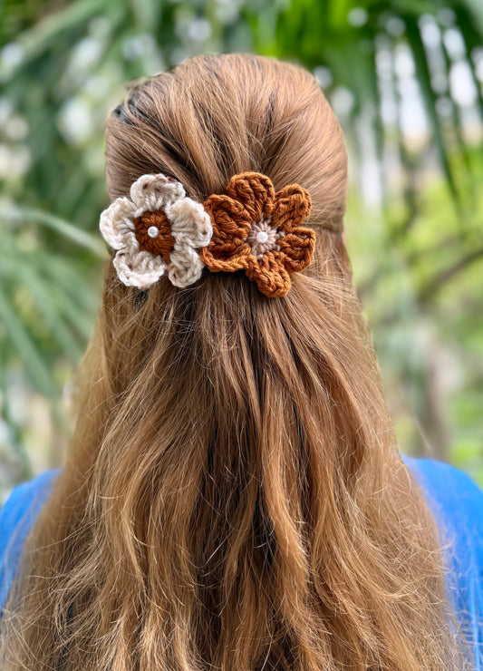 VANILLA CROCHET BOW