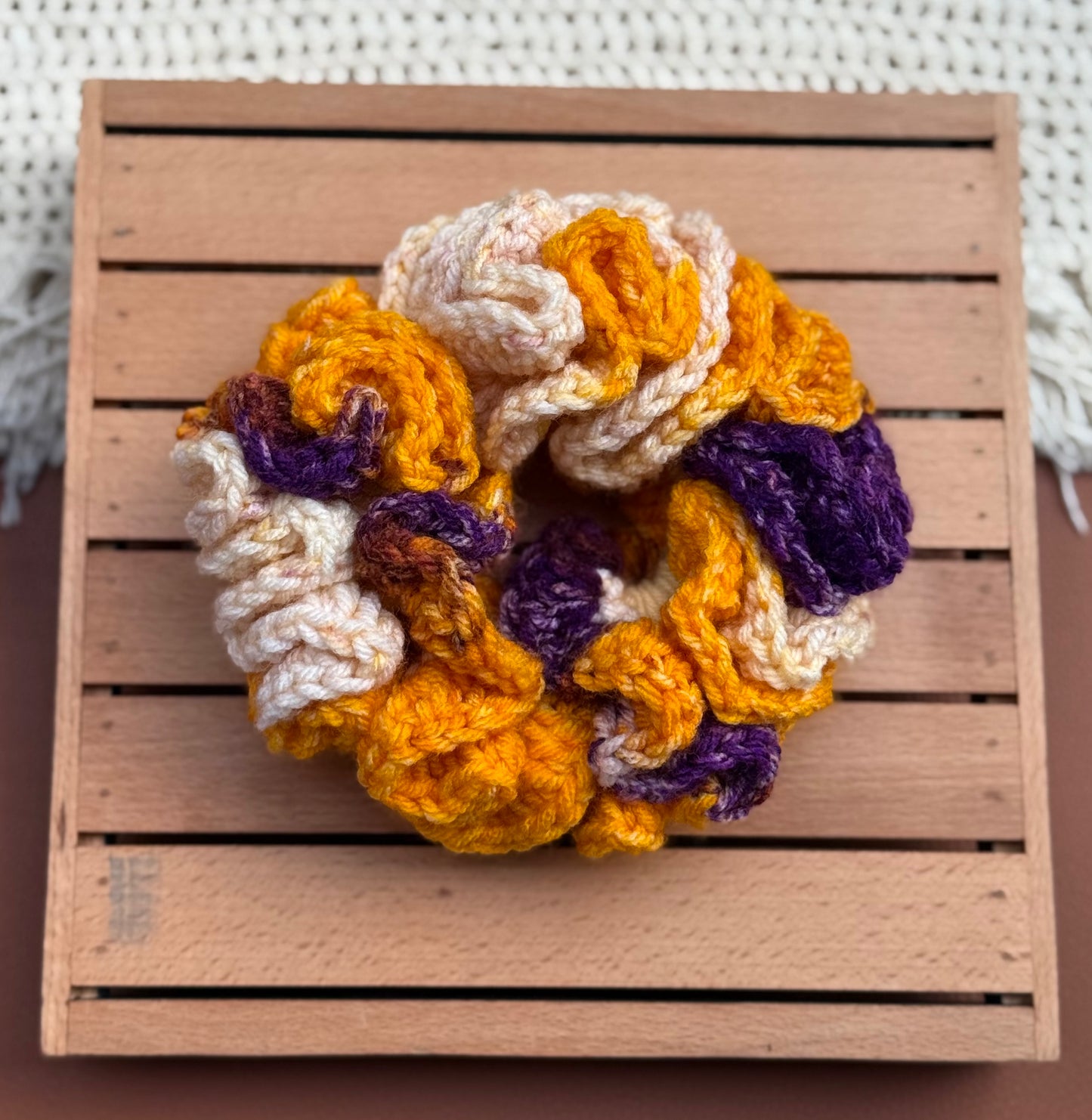 COREOPSIS CROCHET SCRUNCHIE