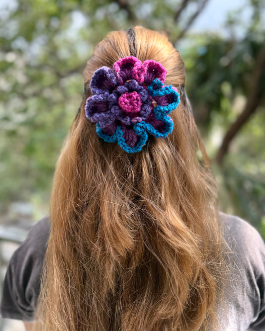 HYACINTH CROCHET BOW