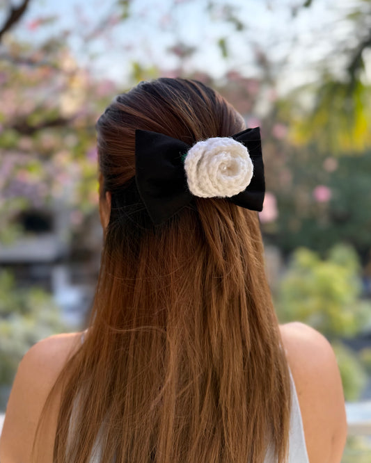 BLACK ROSE CLASSIC CROCHET BOW