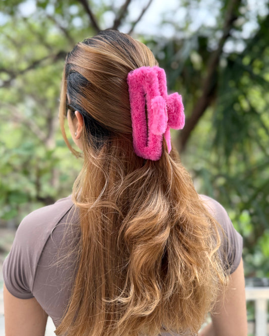 PINK FUR HAIR CLAW