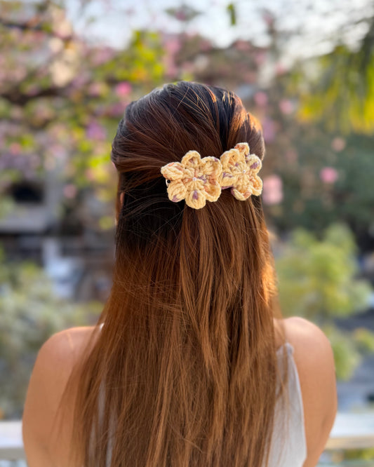 SUNSHINE CLASSIC CROCHET BOW