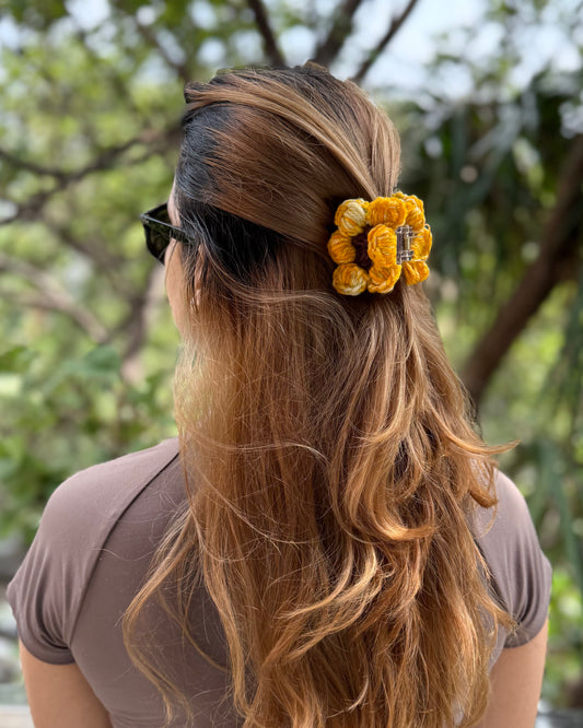 TULIP HAIR CLAW