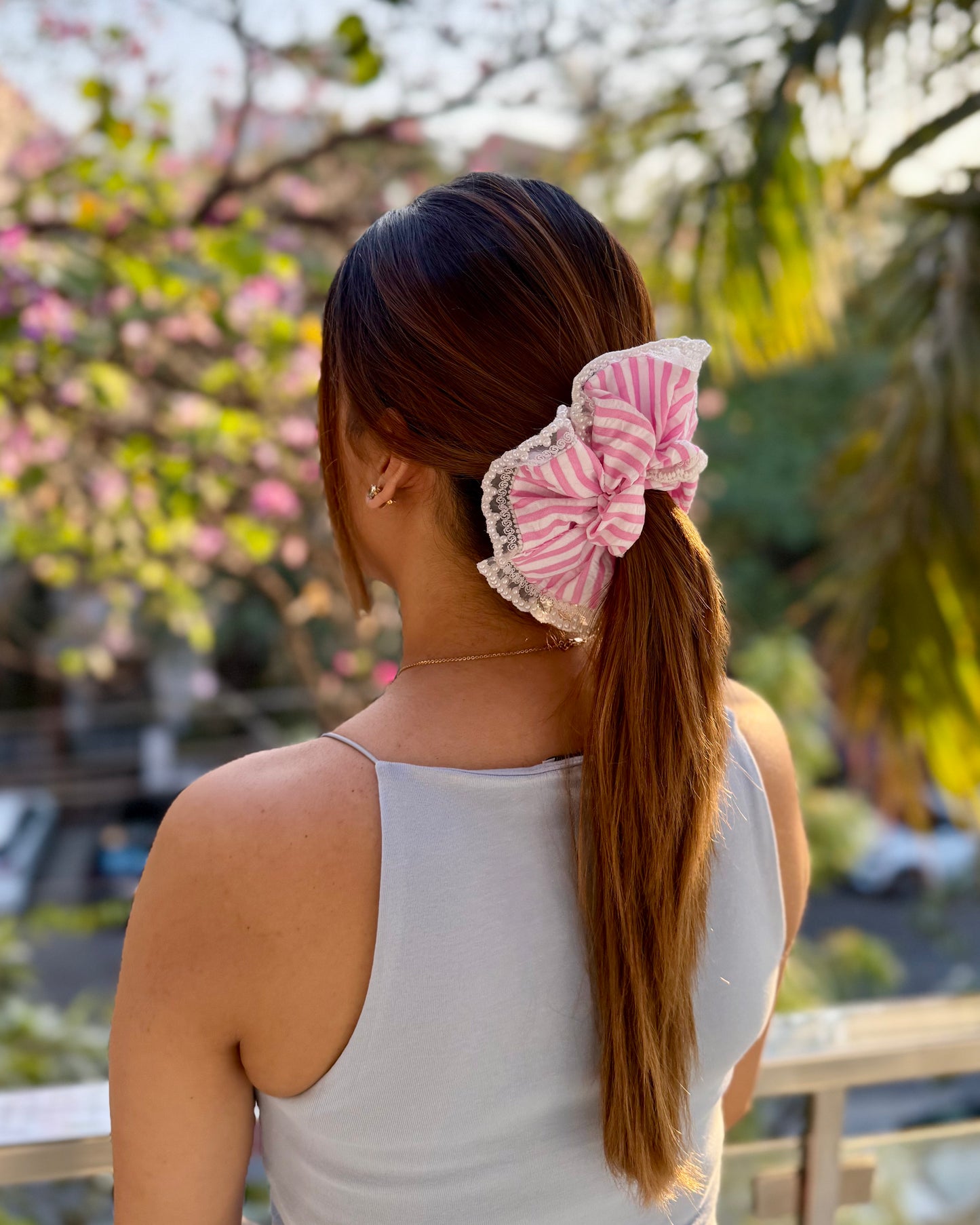 PEARL GIANT SCRUNCHIE