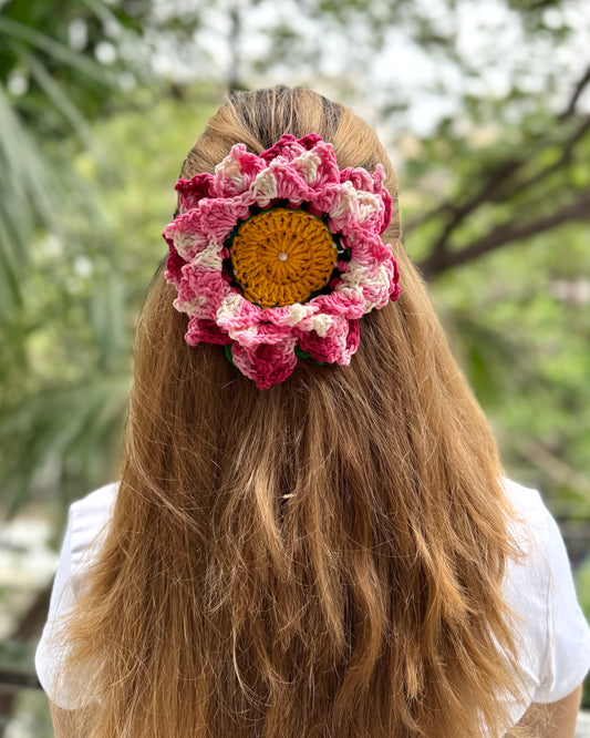 MARIGOLD CROCHET BOW