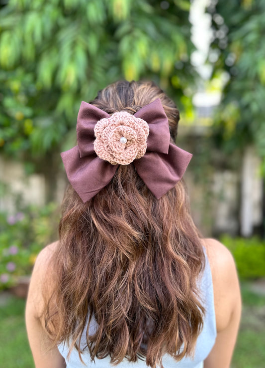 MAPLE PIGTAIL BOW