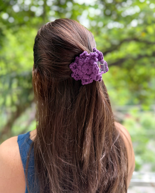 IRIS HAIR CLAW