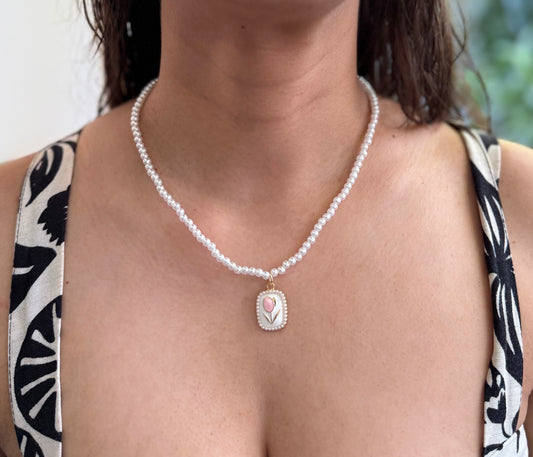 BLOOM CHARM NECKLACE