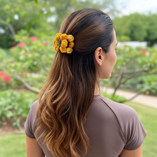TULIP HAIR CLAW