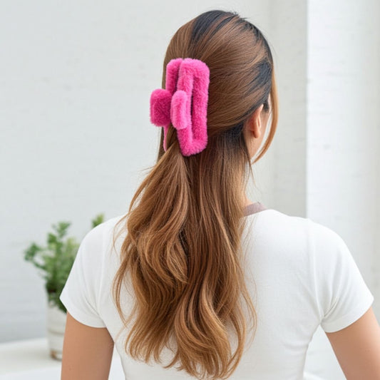 PINK FUR HAIR CLAW