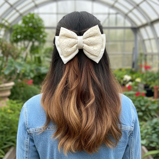 SNOWY CLASSIC BOW